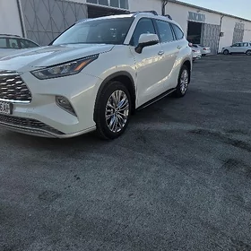 Toyota Highlander 2021