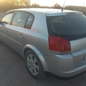 Opel Signum 2003