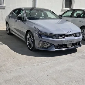 Kia K5 2025