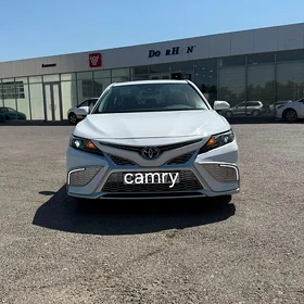Toyota Camry 2021