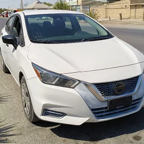 Nissan Versa 2021