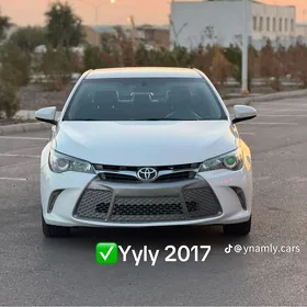 Toyota Camry 2017