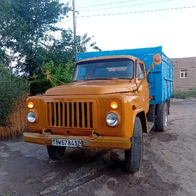 Gaz 5204 1980