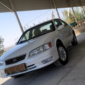 Toyota Camry 2001