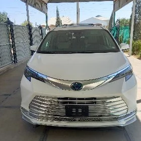Toyota Sienna 2024