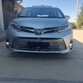 Toyota Sienna 2019