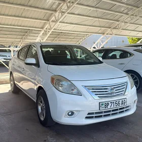 Nissan Versa 2012