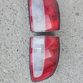 Toyota sienna 2002 yzky fara