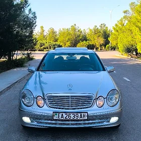 Mercedes-Benz E320 2004
