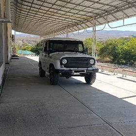 UAZ 469 2005