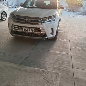 Toyota Highlander 2017