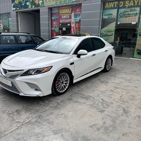 Toyota Camry 2020