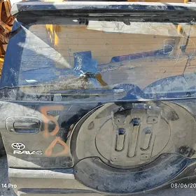 RAF -4 bagaj morda Toyota 2003yl