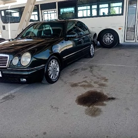 Mercedes-Benz W212 1997