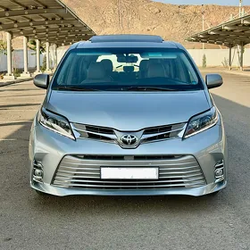Toyota Sienna 2016