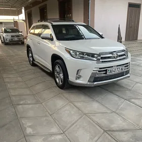 Toyota Highlander 2019