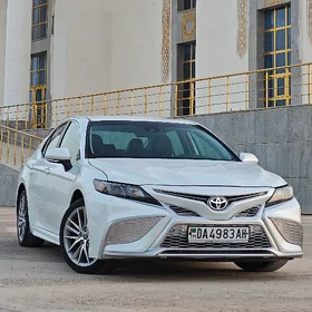 Toyota Camry 2023