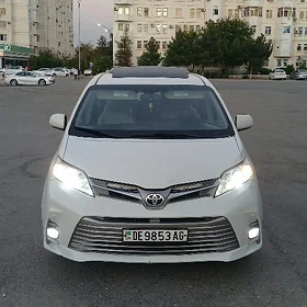 Toyota Sienna 2017