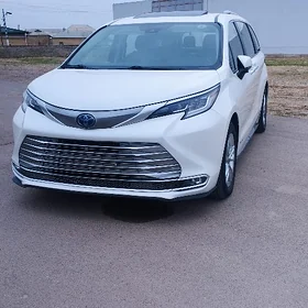 Toyota Sienna 2021