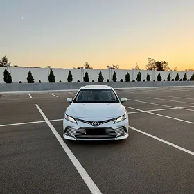 Toyota Camry 2020