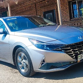 Hyundai Elantra 2022