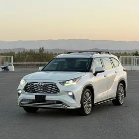 Toyota Highlander 2021