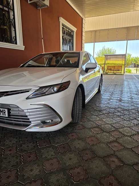 Toyota Camry 2023 - 1