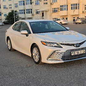 Toyota Camry 2023