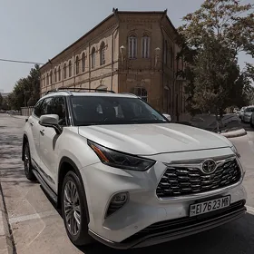Toyota Highlander 2024