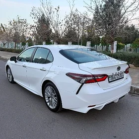Toyota Camry 2021
