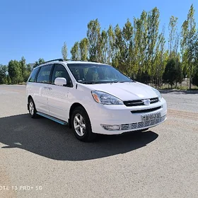 Toyota Sienna 2004