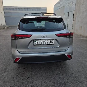 Toyota Highlander 2020