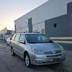 Toyota Sienna 2004