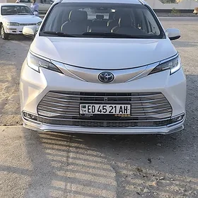 Toyota Sienna 2022