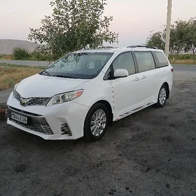 Toyota Sienna 2016