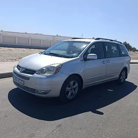 Toyota Sienna 2004