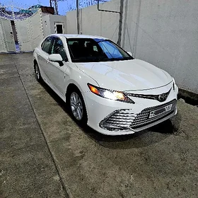 Toyota Camry 2021