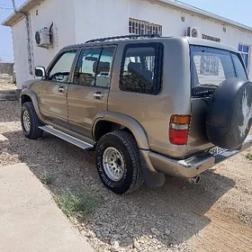 Isuzu Trooper 2000