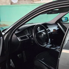 BMW E60 2005