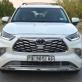 Toyota Highlander 2021