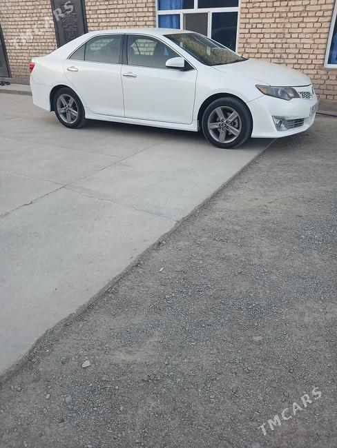Toyota Camry 2014 - 1