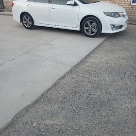 Toyota Camry 2014