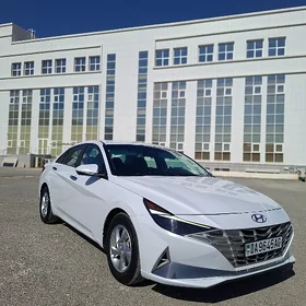 Hyundai Elantra 2022