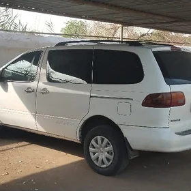 Toyota Sienna 2000