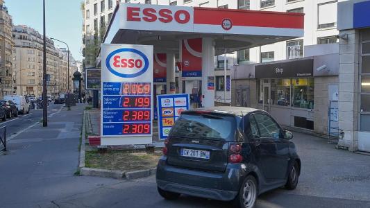 €100 bir bak doldurmaga ýetenok: Ýewropada benzin we dizel rekord derejede gymmatlady