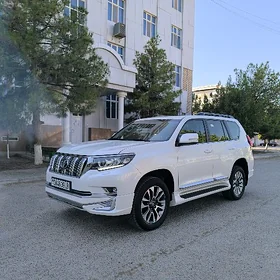 Toyota Land Cruiser Prado 2023