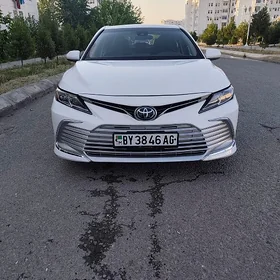 Toyota Camry 2021