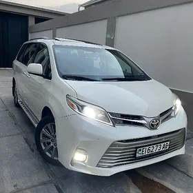 Toyota Sienna 2017