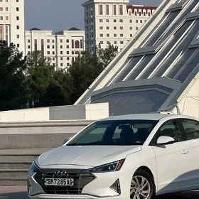 Hyundai Elantra 2022