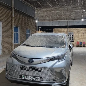 Toyota Sienna 2023